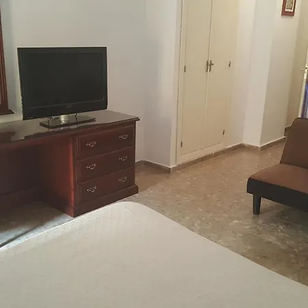 Pensión Dos Naranjos *